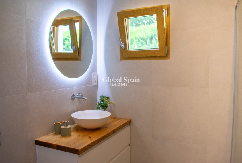 Wederverkoop - Onafhankelijke villa -
TORREVIEJA - Torreta Florida