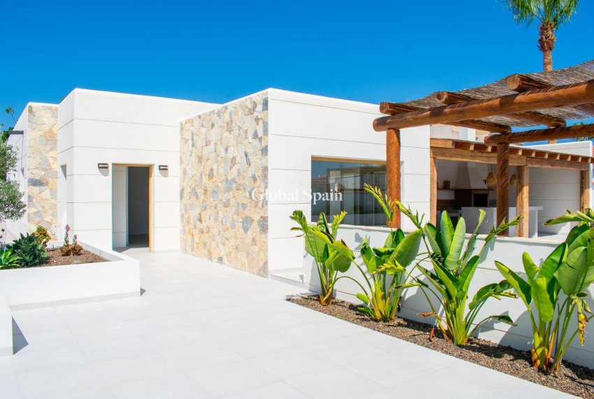 Wederverkoop - Onafhankelijke villa -
TORREVIEJA - Torreta Florida