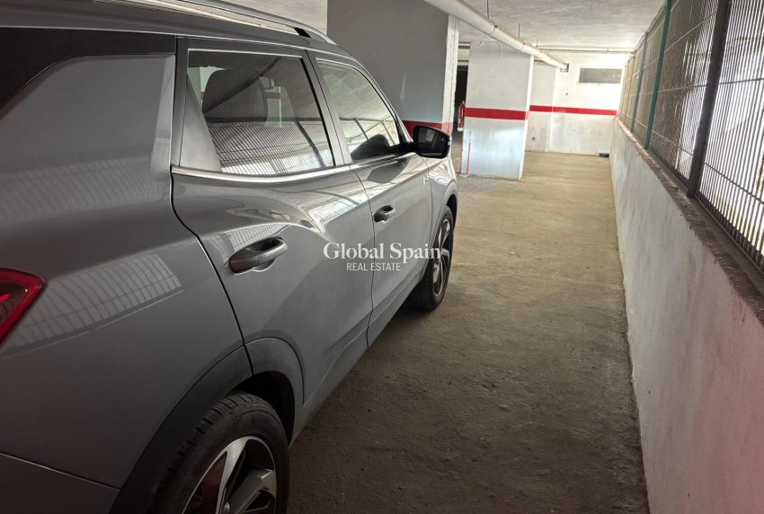 Wederverkoop - PARKEERPLAATS / GARAGE -
BENIDORM - Centro