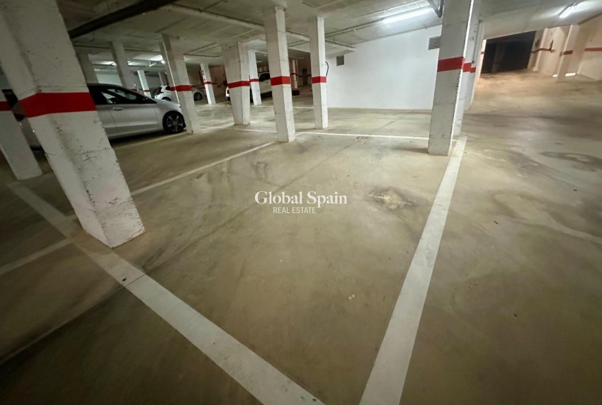 Wederverkoop - PARKEERPLAATS / GARAGE -
TORREVIEJA - Cabo Cervera
