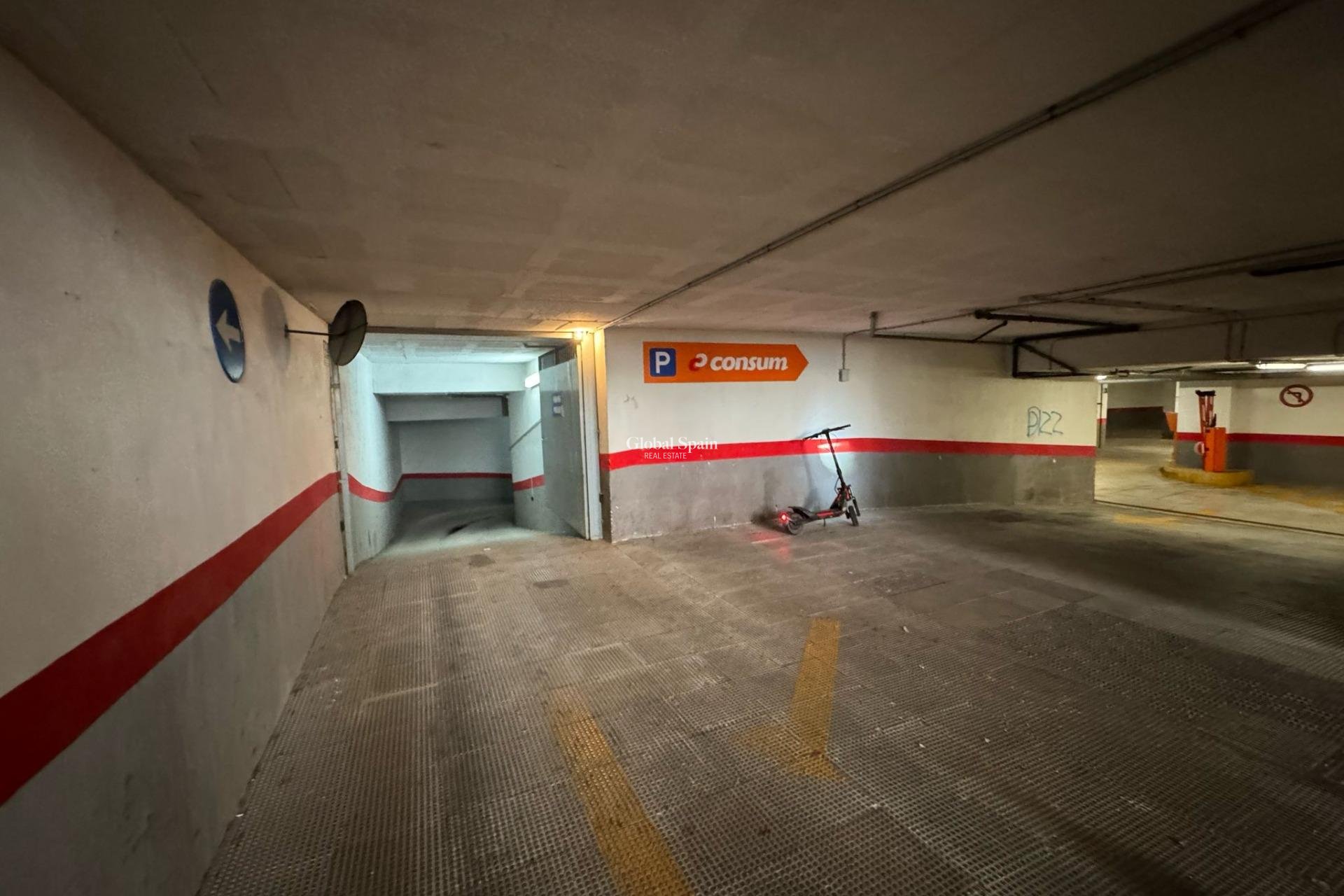 Wederverkoop - PARKEERPLAATS / GARAGE -
TORREVIEJA - Centro