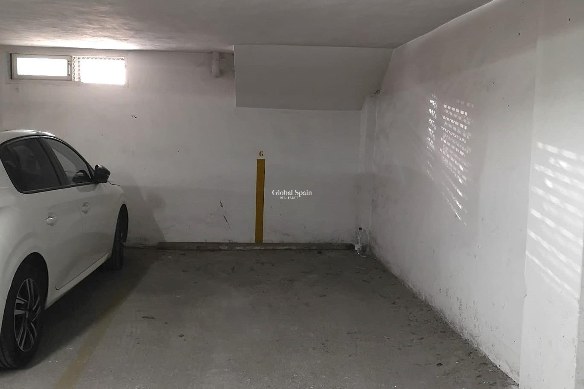 Wederverkoop - PARKEERPLAATS / GARAGE -
TORREVIEJA - Centro