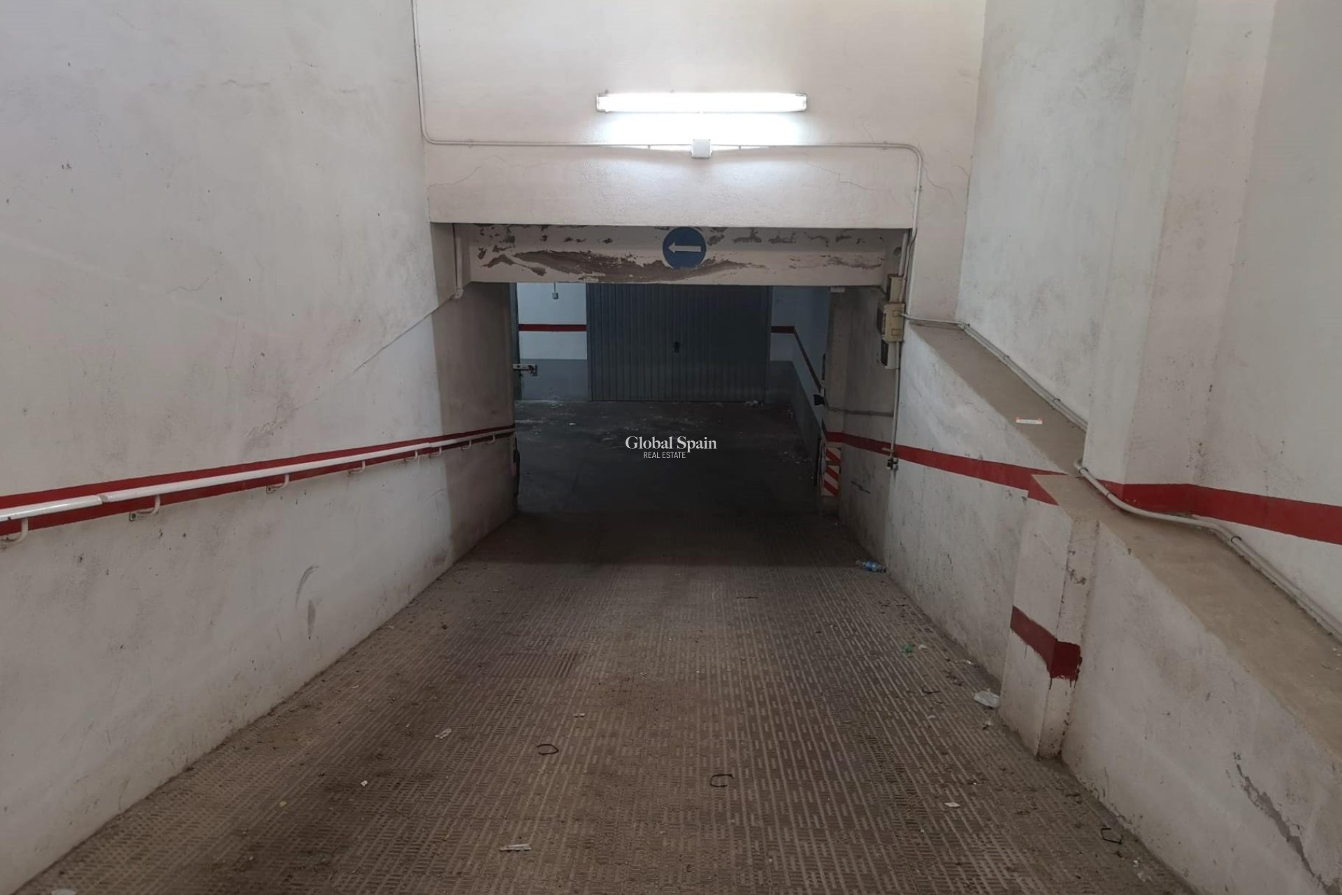 Wederverkoop - PARKEERPLAATS / GARAGE -
TORREVIEJA - Playa de los locos