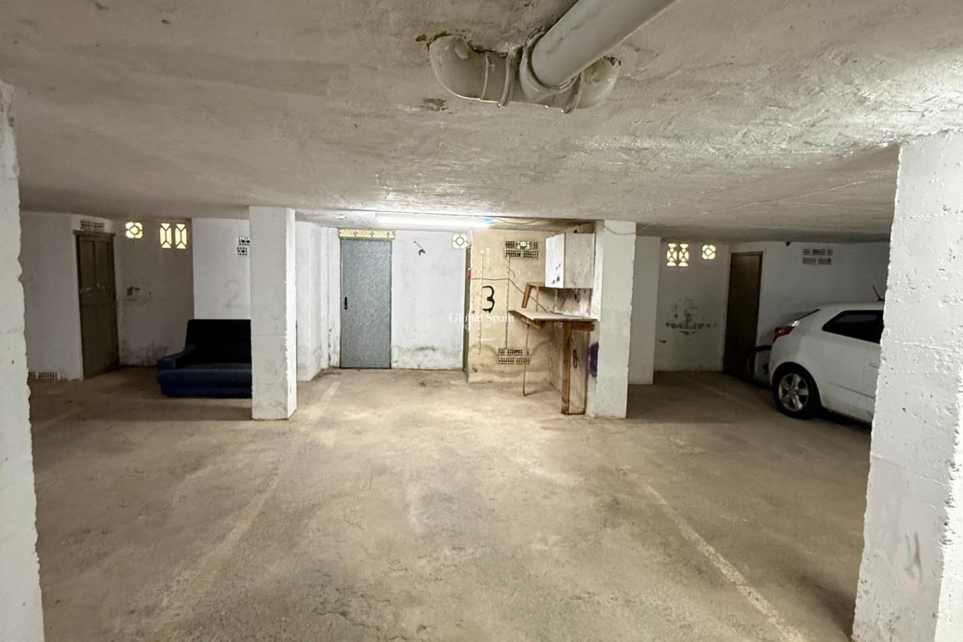 Wederverkoop - PARKEERPLAATS / GARAGE -
TORREVIEJA - Playa del cura