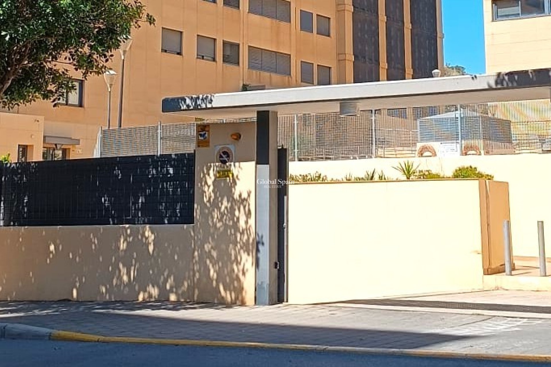 Wederverkoop - PARKEERPLAATS / GARAGE -
VILLAJOYOSA - Cala de Villajoyosa