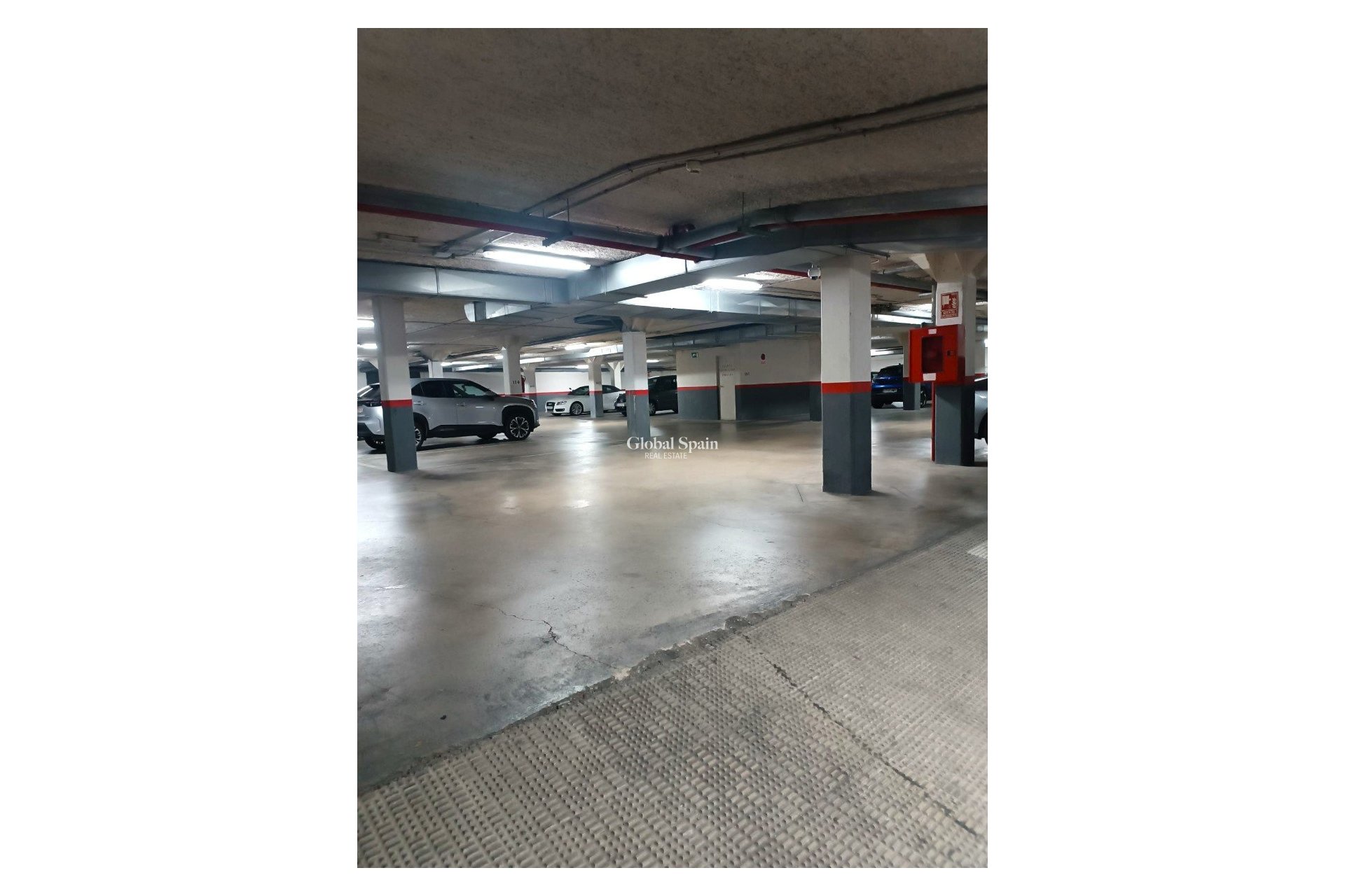 Wederverkoop - PARKEERPLAATS / GARAGE -
VILLAJOYOSA - Cala de Villajoyosa