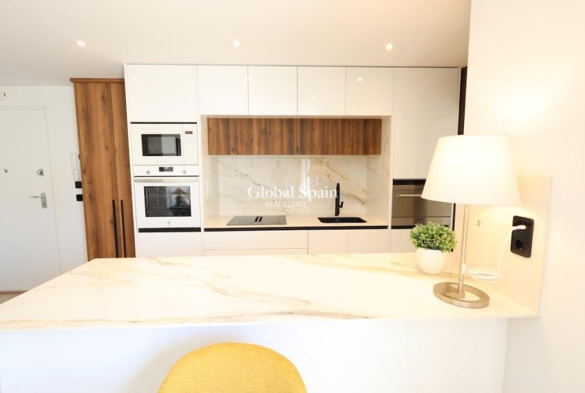 Wederverkoop - PENTHOUSE -
ALGORFA - Inland