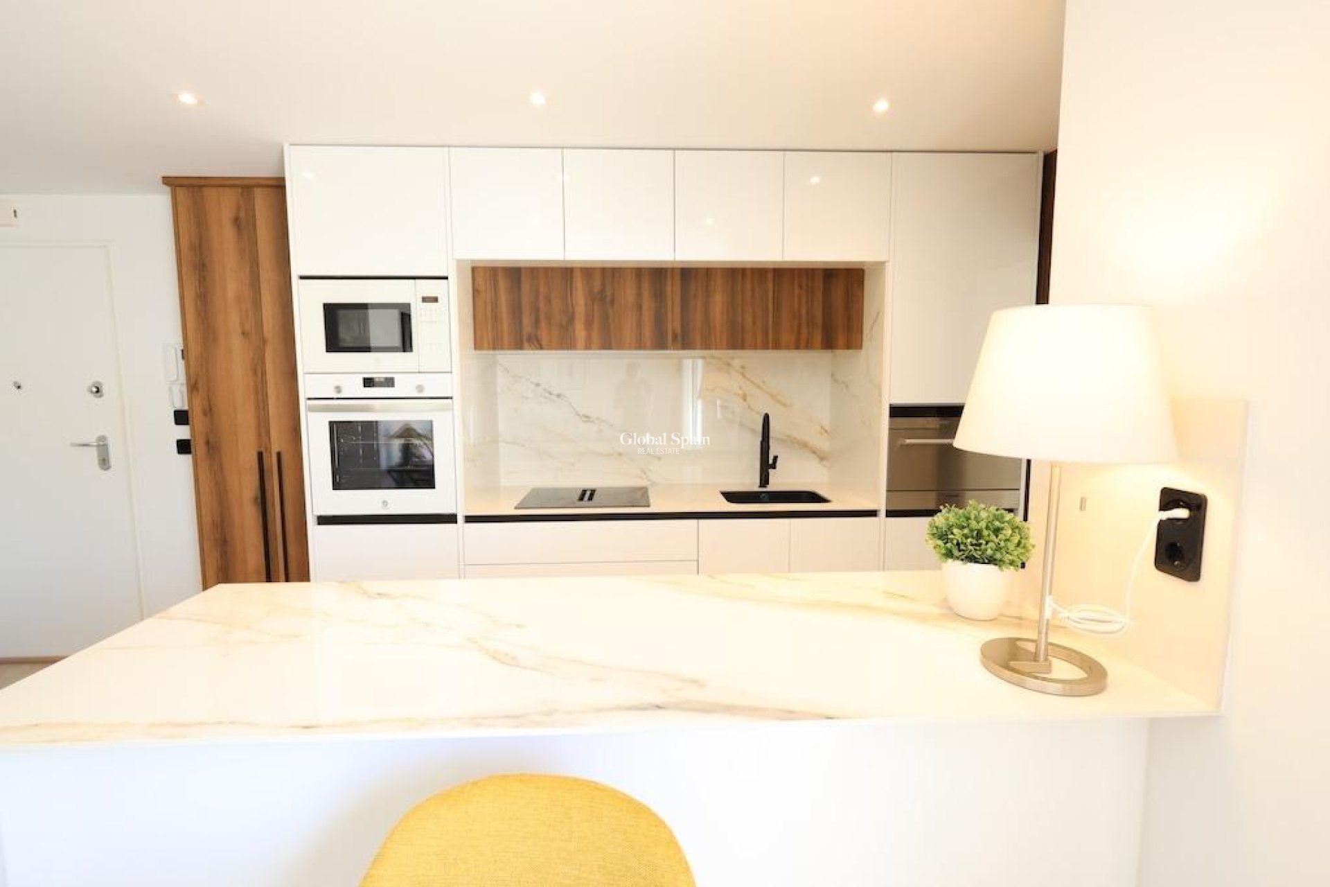 Wederverkoop - PENTHOUSE -
ALGORFA - Inland