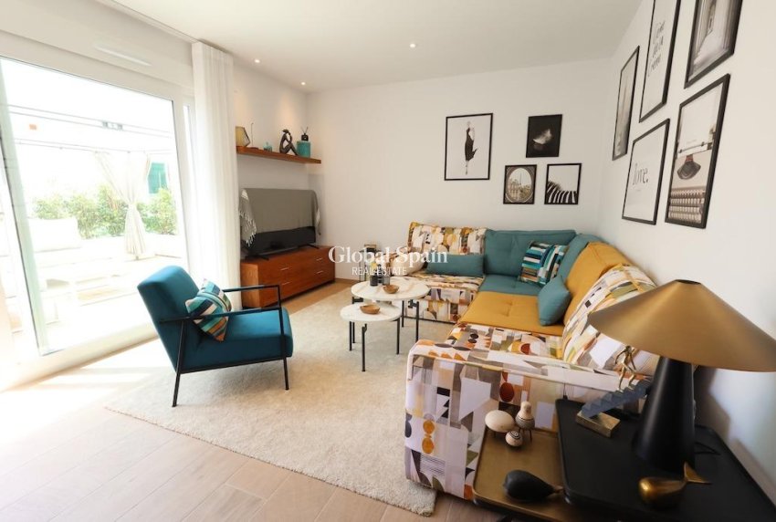 Wederverkoop - PENTHOUSE -
ALGORFA - Inland