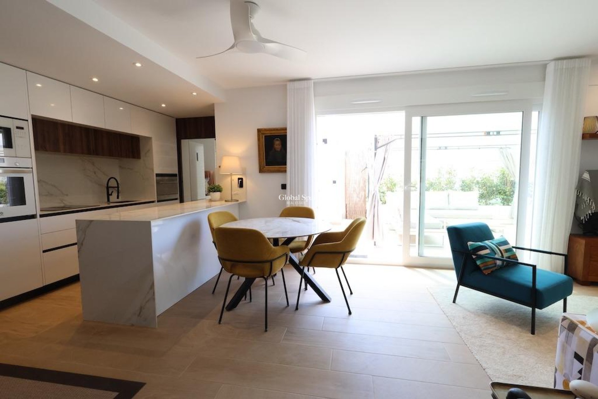 Wederverkoop - PENTHOUSE -
ALGORFA - Inland