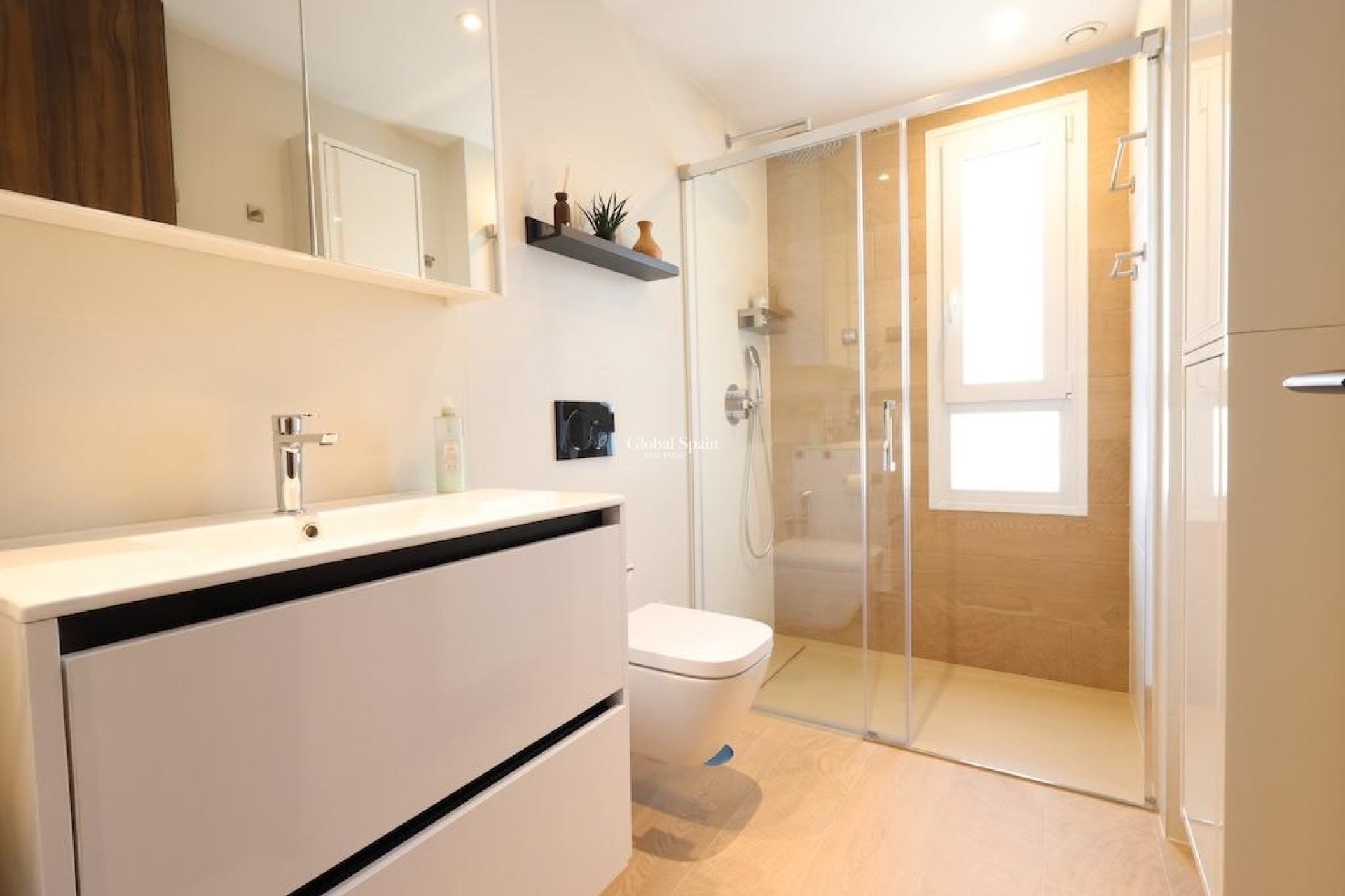 Wederverkoop - PENTHOUSE -
ALGORFA - Inland