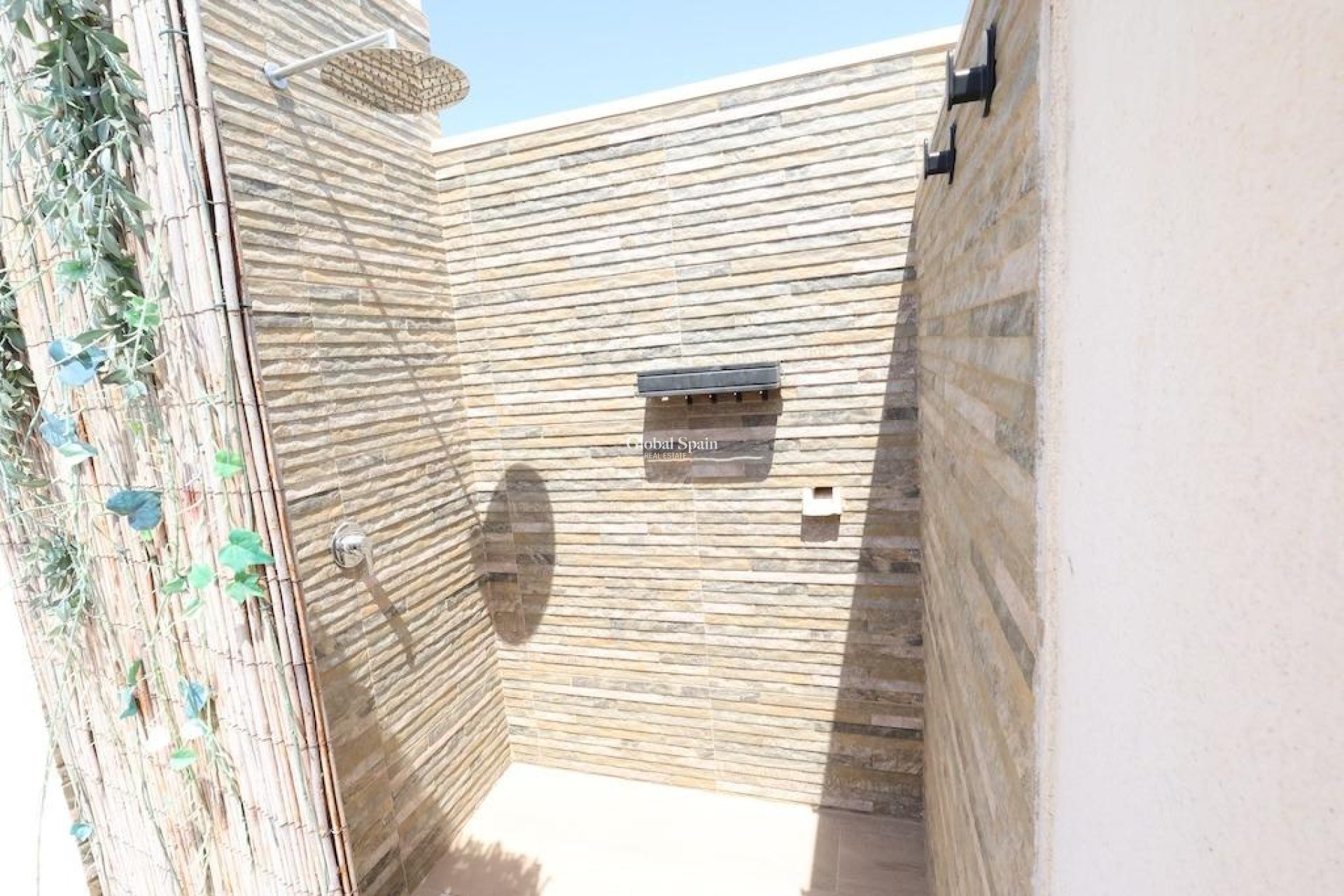 Wederverkoop - PENTHOUSE -
ALGORFA - Inland