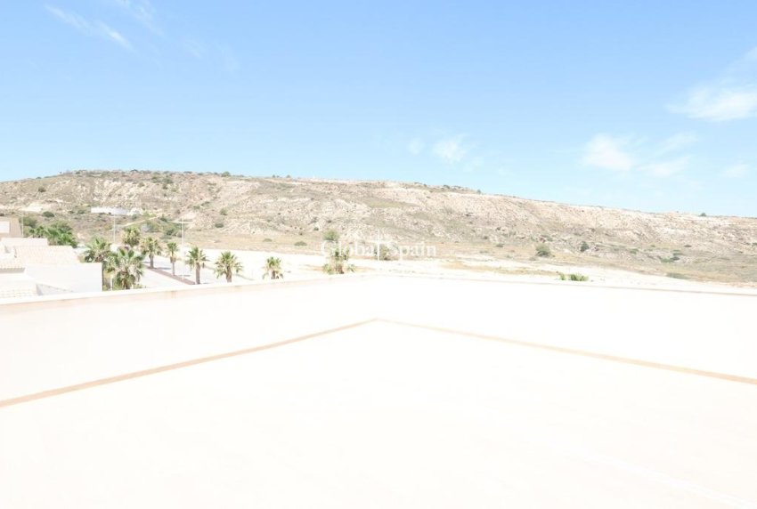 Wederverkoop - PENTHOUSE -
ALGORFA - Inland