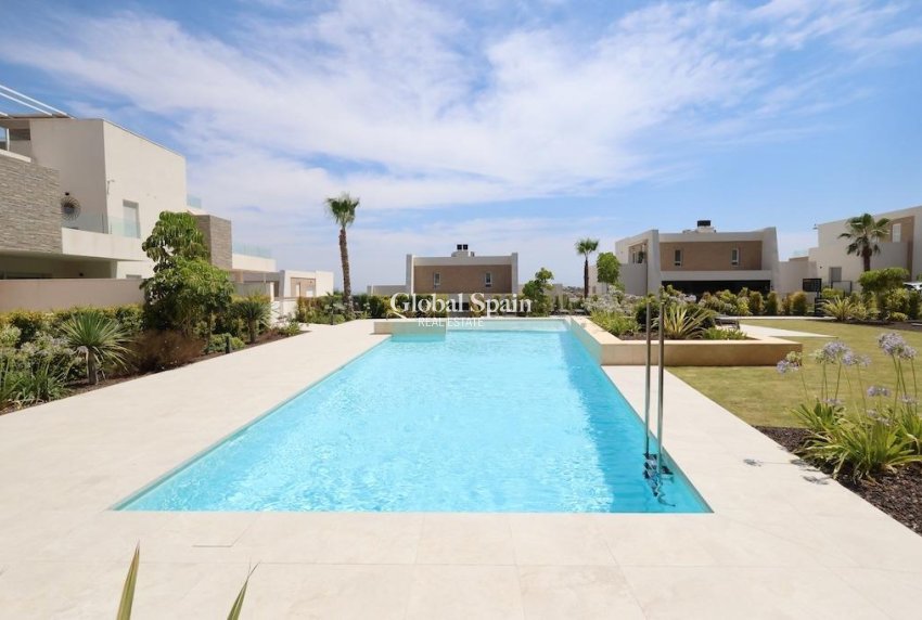 Wederverkoop - PENTHOUSE -
ALGORFA - Inland