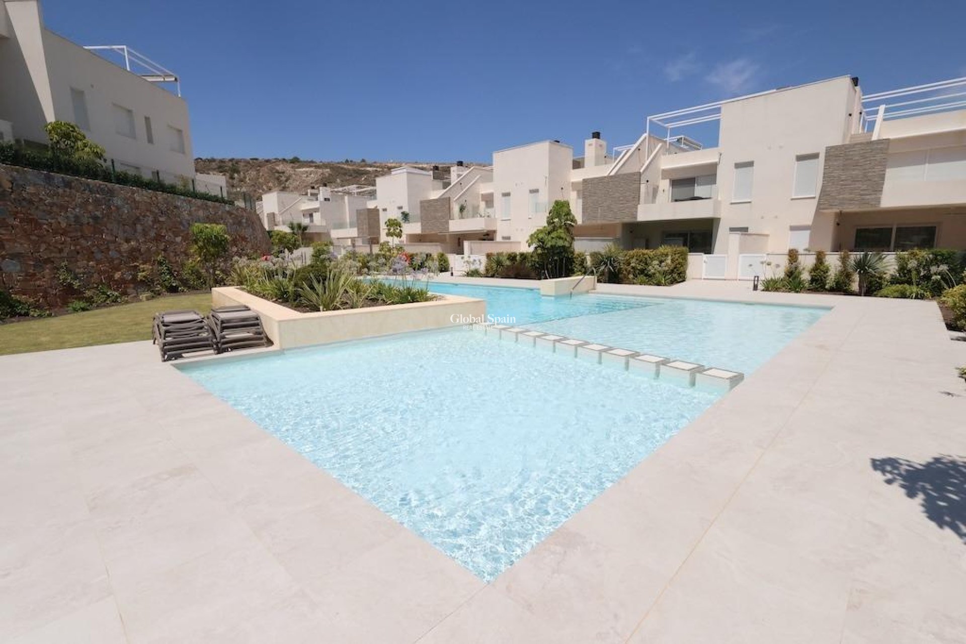 Wederverkoop - PENTHOUSE -
ALGORFA - Inland