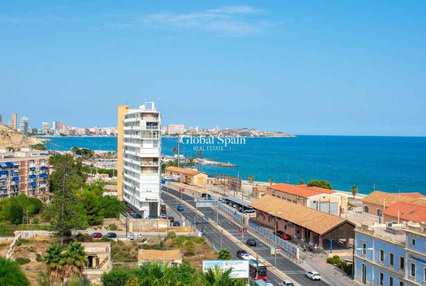 Wederverkoop - PENTHOUSE -
ALICANTE - Casco antiguo