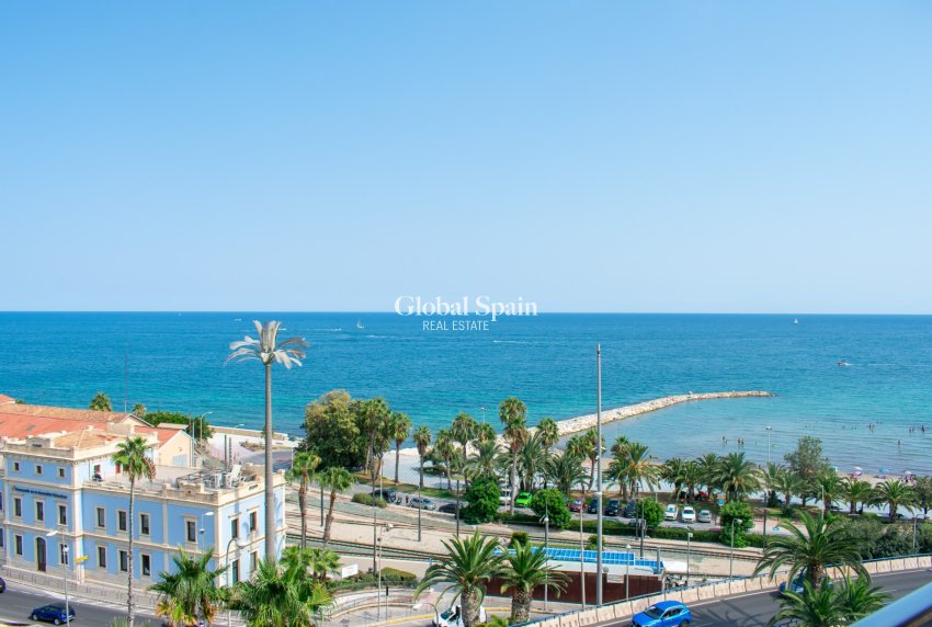 Wederverkoop - PENTHOUSE -
ALICANTE - Casco antiguo