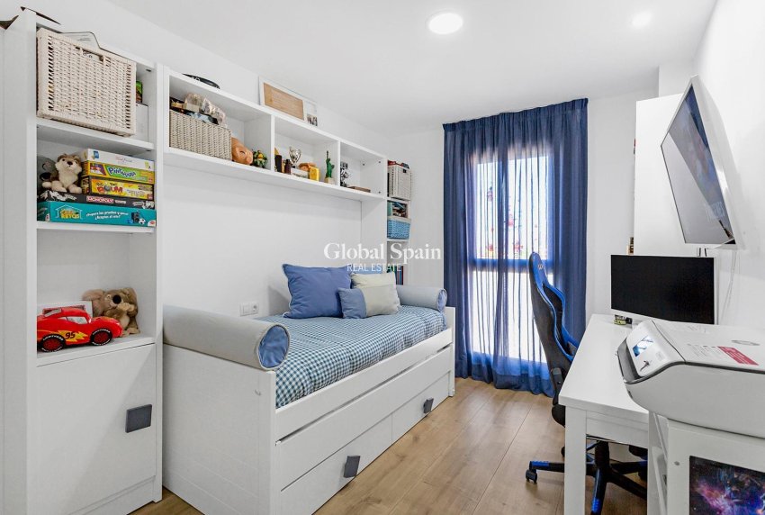 Wederverkoop - PENTHOUSE -
ALICANTE - Pau 5