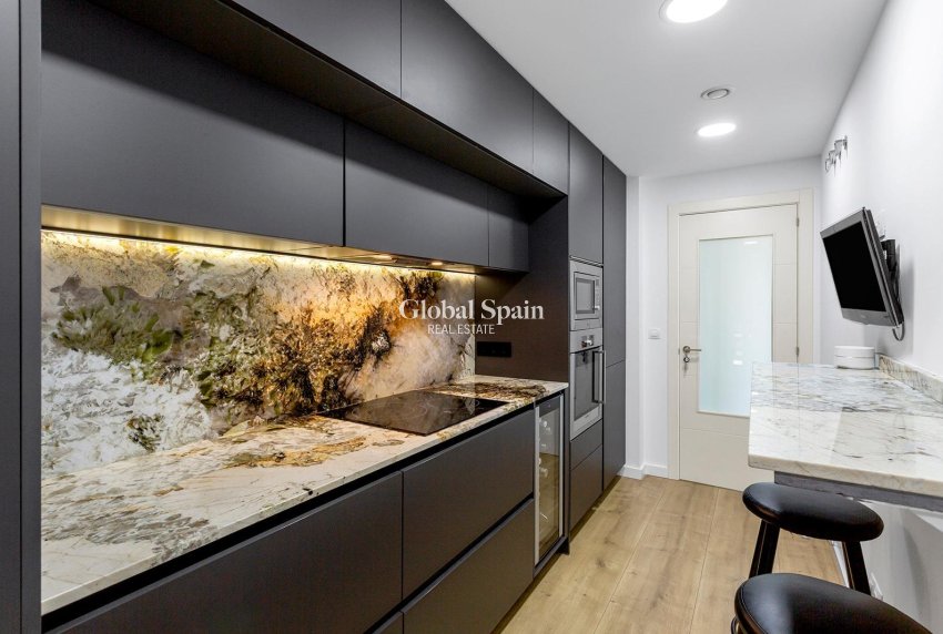 Wederverkoop - PENTHOUSE -
ALICANTE - Pau 5