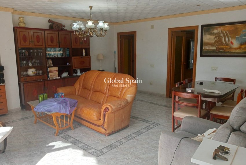 Wederverkoop - PENTHOUSE -
BENIDORM - Centro