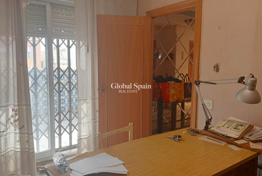 Wederverkoop - PENTHOUSE -
BENIDORM - Centro