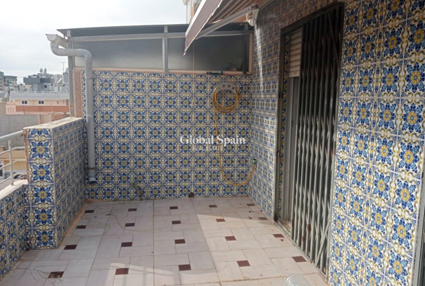 Wederverkoop - PENTHOUSE -
BENIDORM - Centro