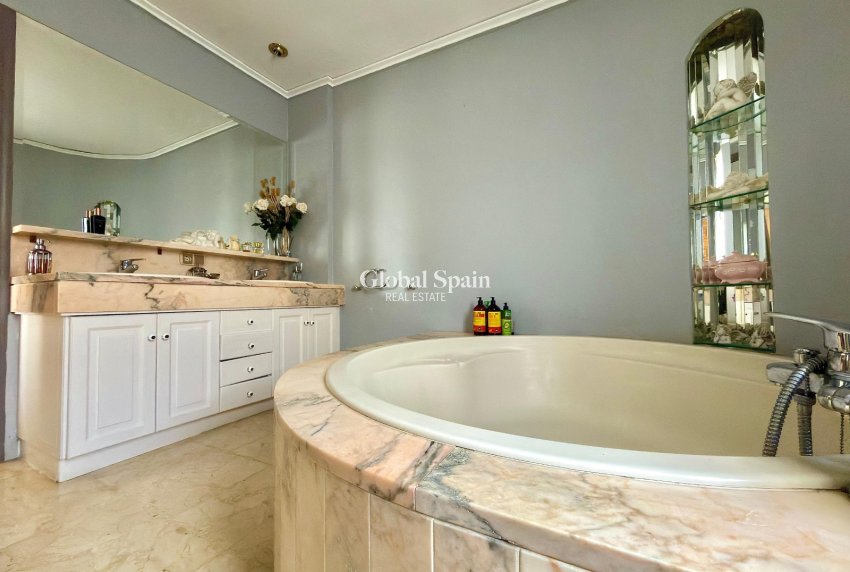 Wederverkoop - PENTHOUSE -
DENIA - Les Marines - Las Marinas