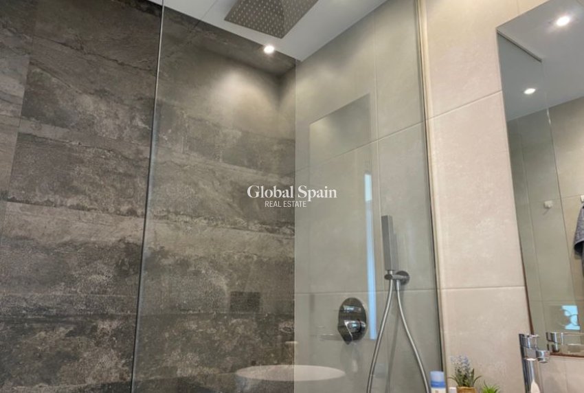 Wederverkoop - PENTHOUSE -
EL RASO - Costa Blanca