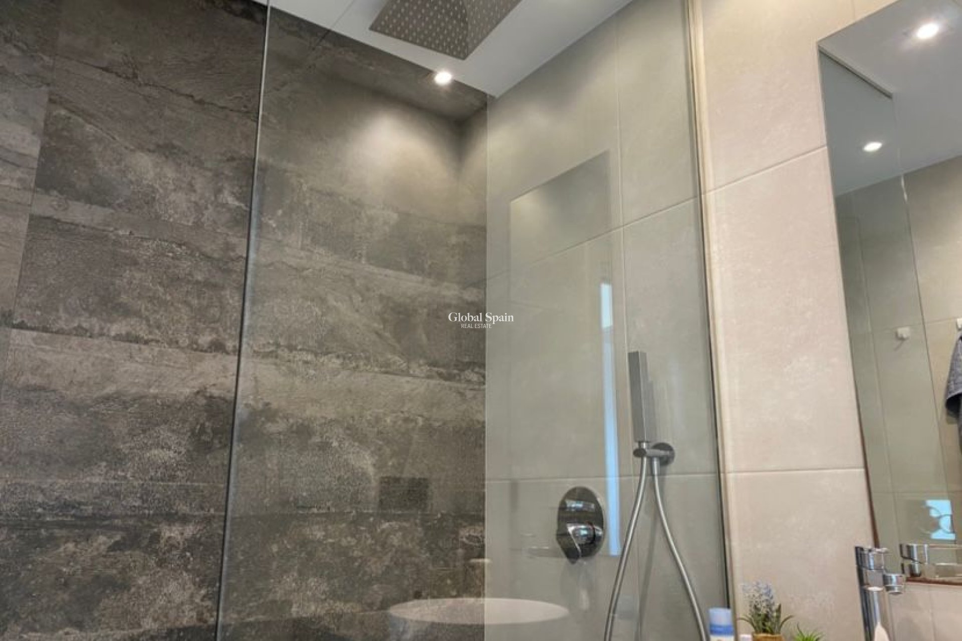 Wederverkoop - PENTHOUSE -
EL RASO - Costa Blanca