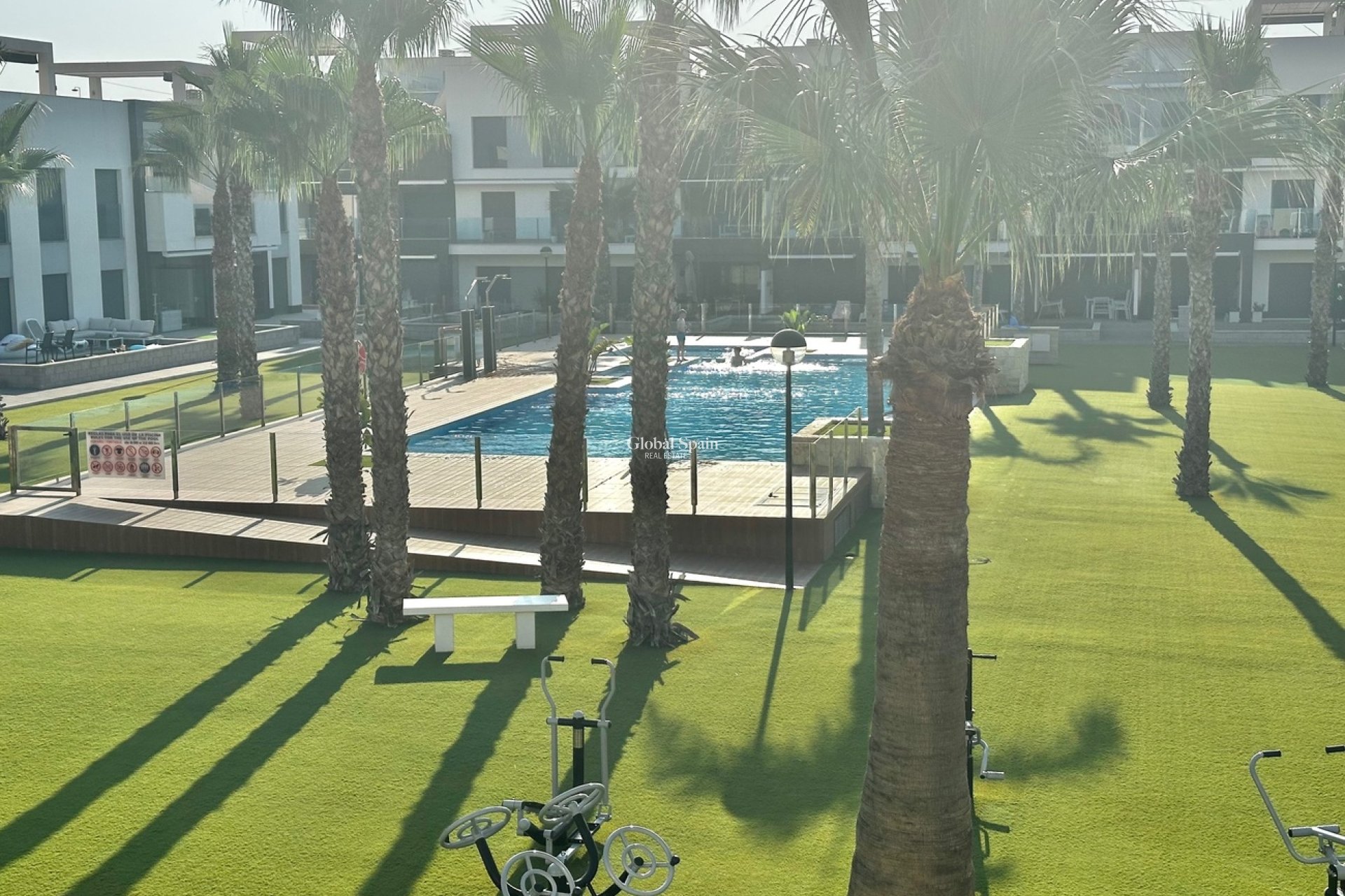 Wederverkoop - PENTHOUSE -
EL RASO