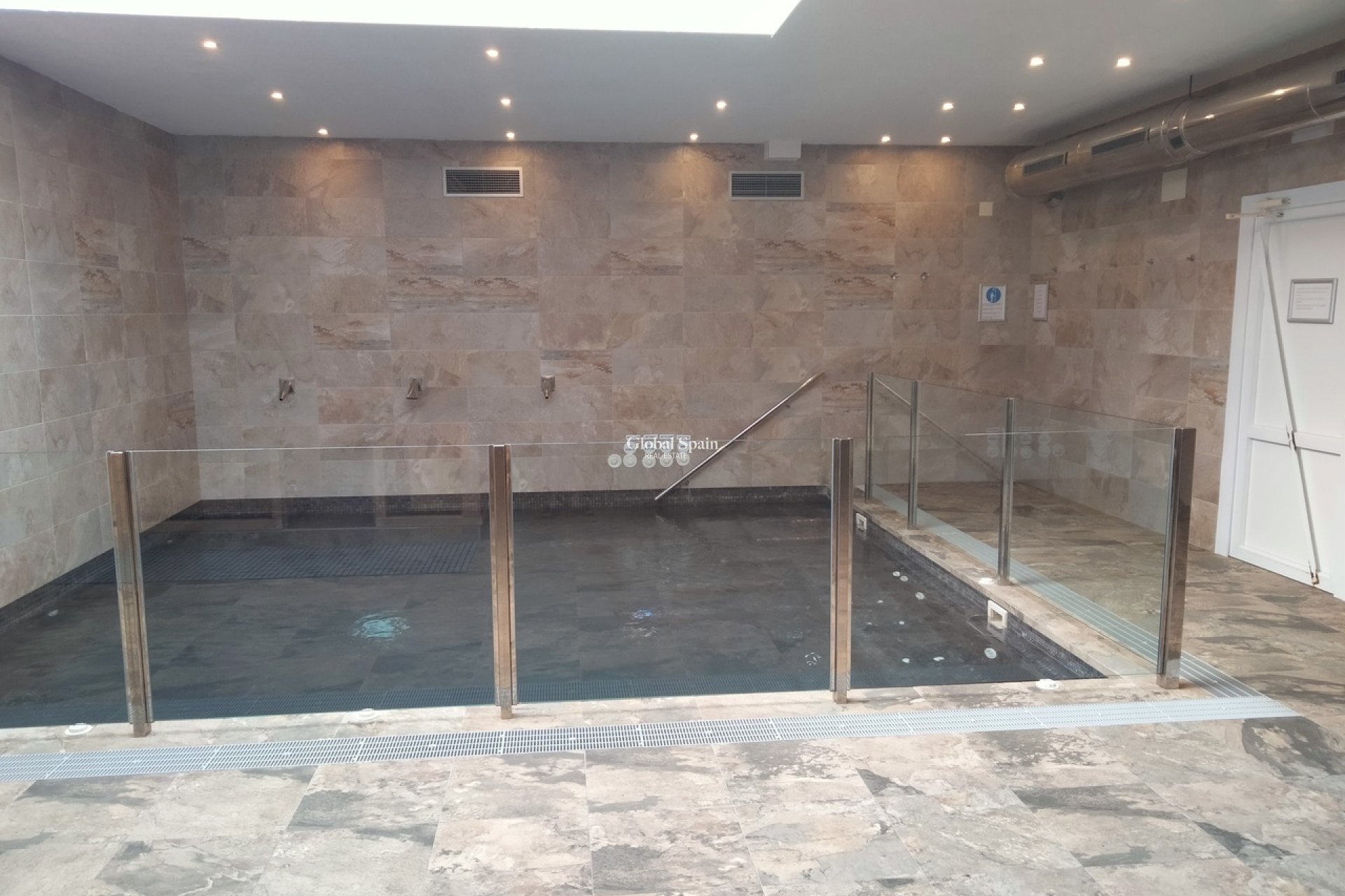 Wederverkoop - PENTHOUSE -
GUARDAMAR DEL SEGURA - Costa Blanca