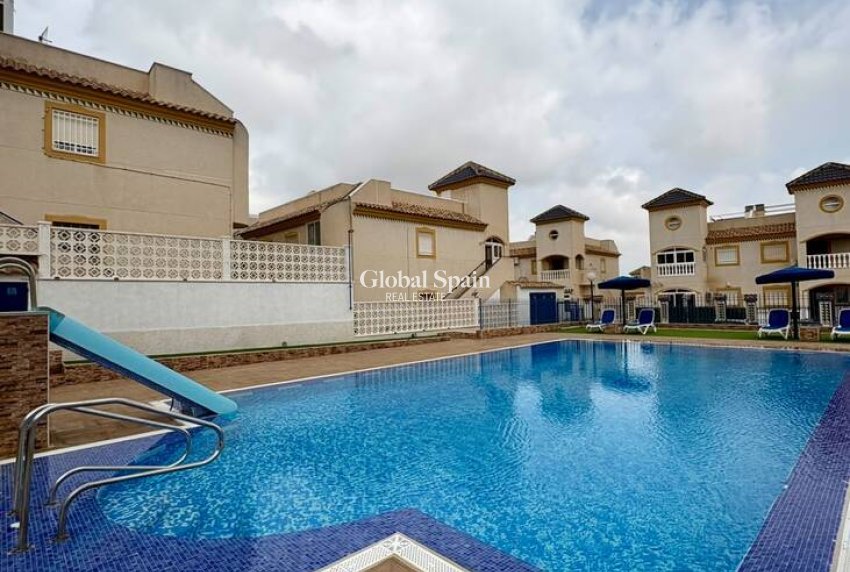 Wederverkoop - PENTHOUSE -
GUARDAMAR DEL SEGURA - Costa Blanca