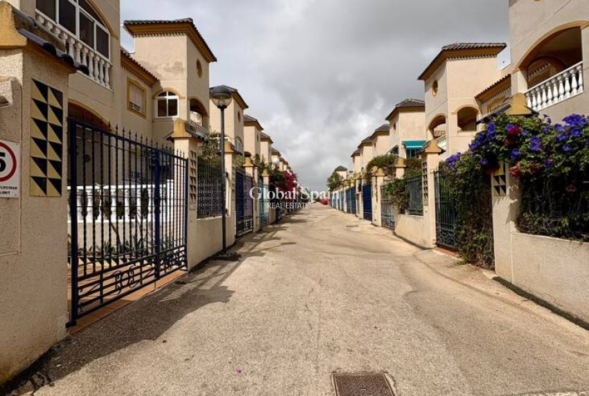 Wederverkoop - PENTHOUSE -
GUARDAMAR DEL SEGURA - Costa Blanca