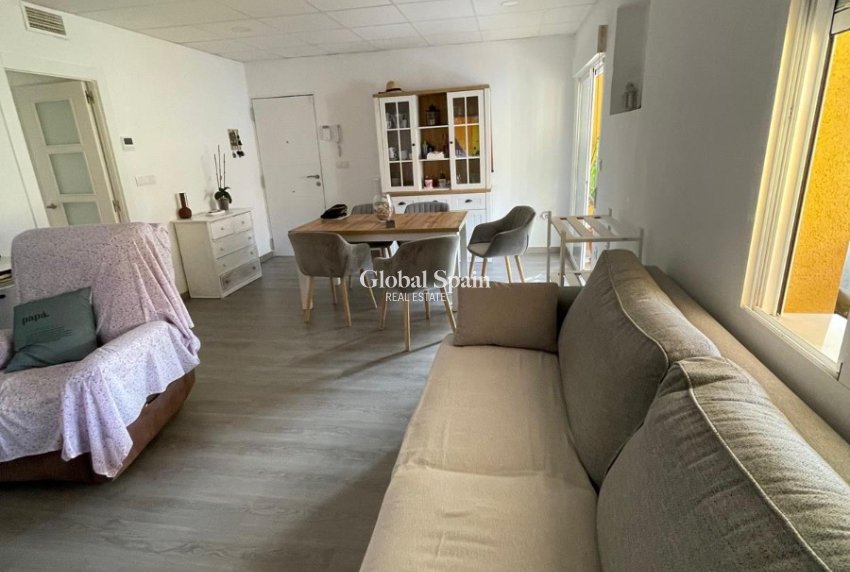 Wederverkoop - PENTHOUSE -
GUARDAMAR DEL SEGURA - Costa Blanca