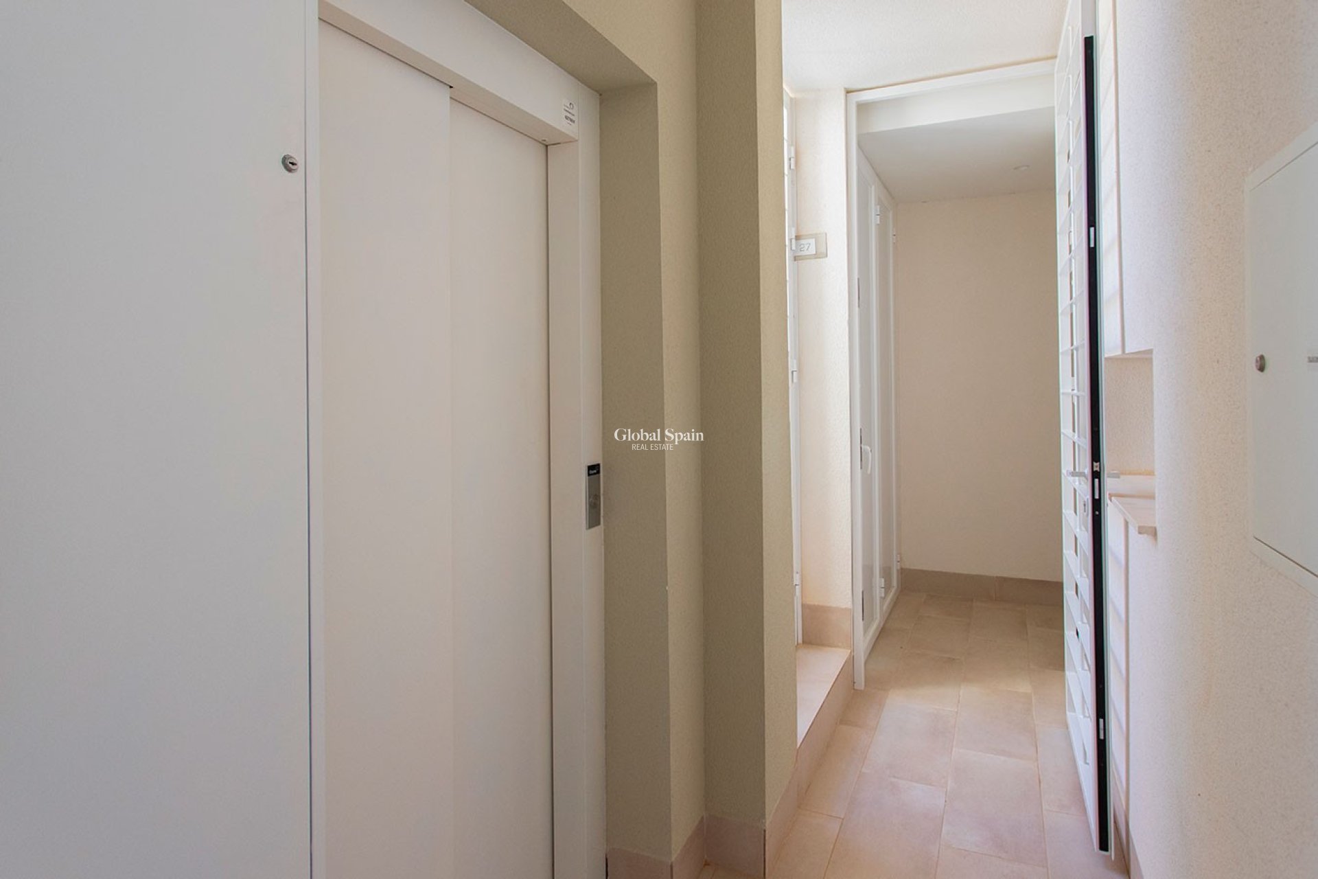Wederverkoop - PENTHOUSE -
GUARDAMAR DEL SEGURA - EL RASO