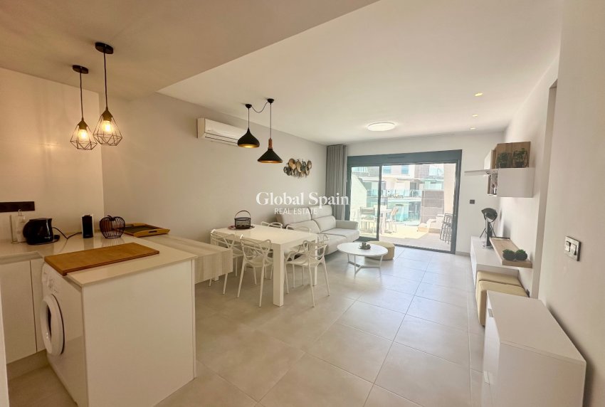 Wederverkoop - PENTHOUSE -
GUARDAMAR DEL SEGURA - EL RASO