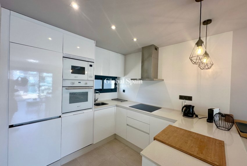 Wederverkoop - PENTHOUSE -
GUARDAMAR DEL SEGURA - EL RASO