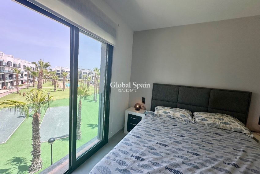 Wederverkoop - PENTHOUSE -
GUARDAMAR DEL SEGURA - EL RASO