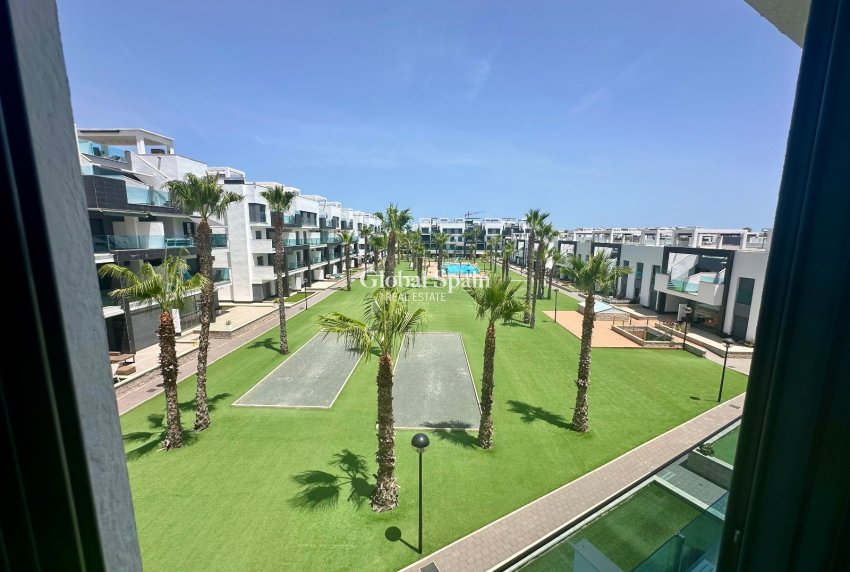Wederverkoop - PENTHOUSE -
GUARDAMAR DEL SEGURA - EL RASO