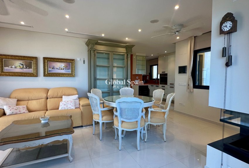 Wederverkoop - PENTHOUSE -
GUARDAMAR DEL SEGURA - Marjal Beach