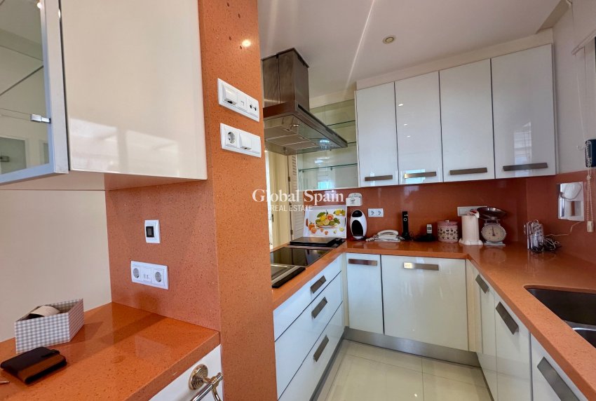 Wederverkoop - PENTHOUSE -
GUARDAMAR DEL SEGURA - Marjal Beach