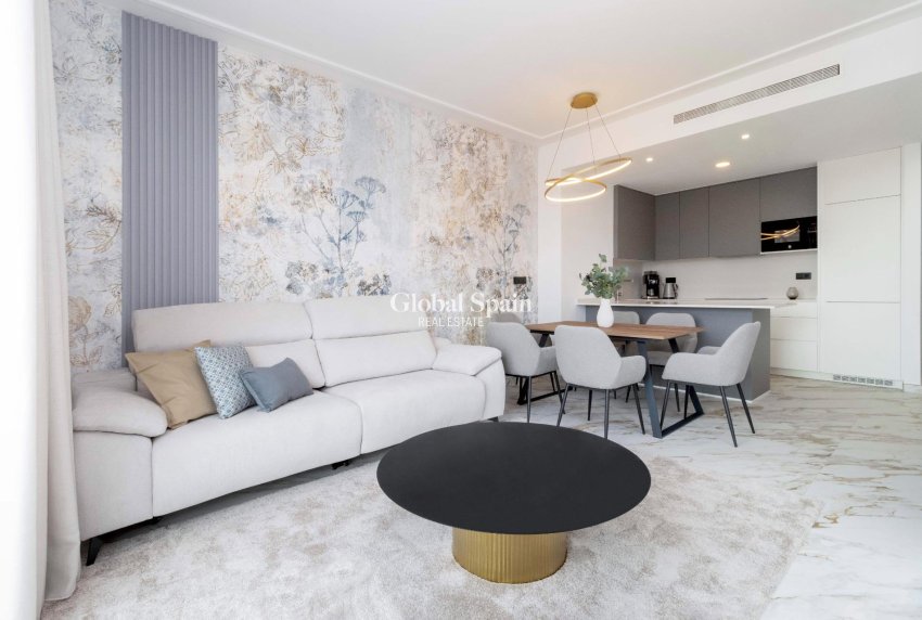 Wederverkoop - PENTHOUSE -
GUARDAMAR DEL SEGURA