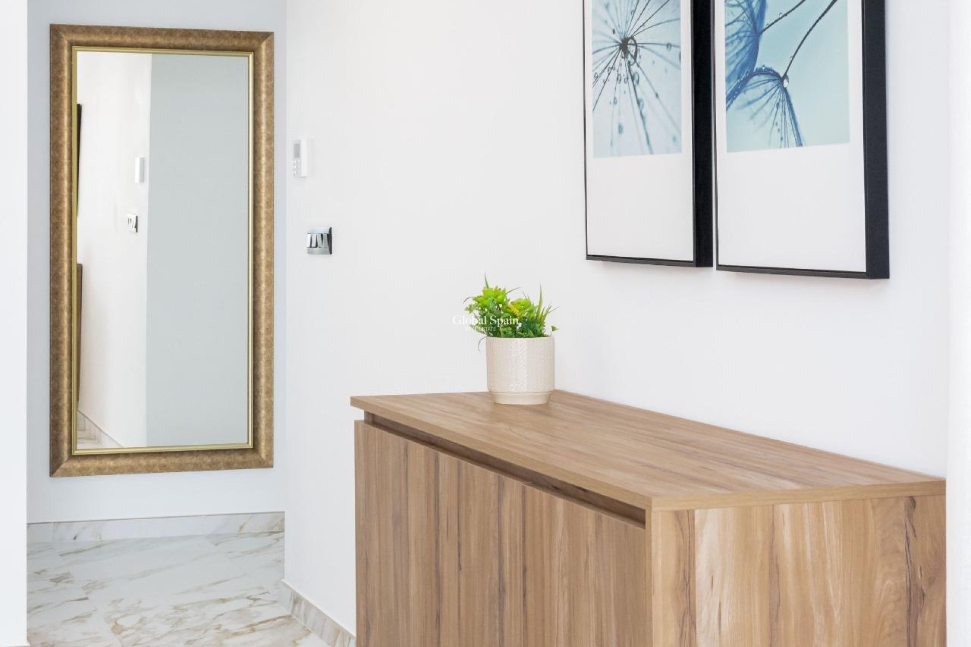 Wederverkoop - PENTHOUSE -
GUARDAMAR DEL SEGURA