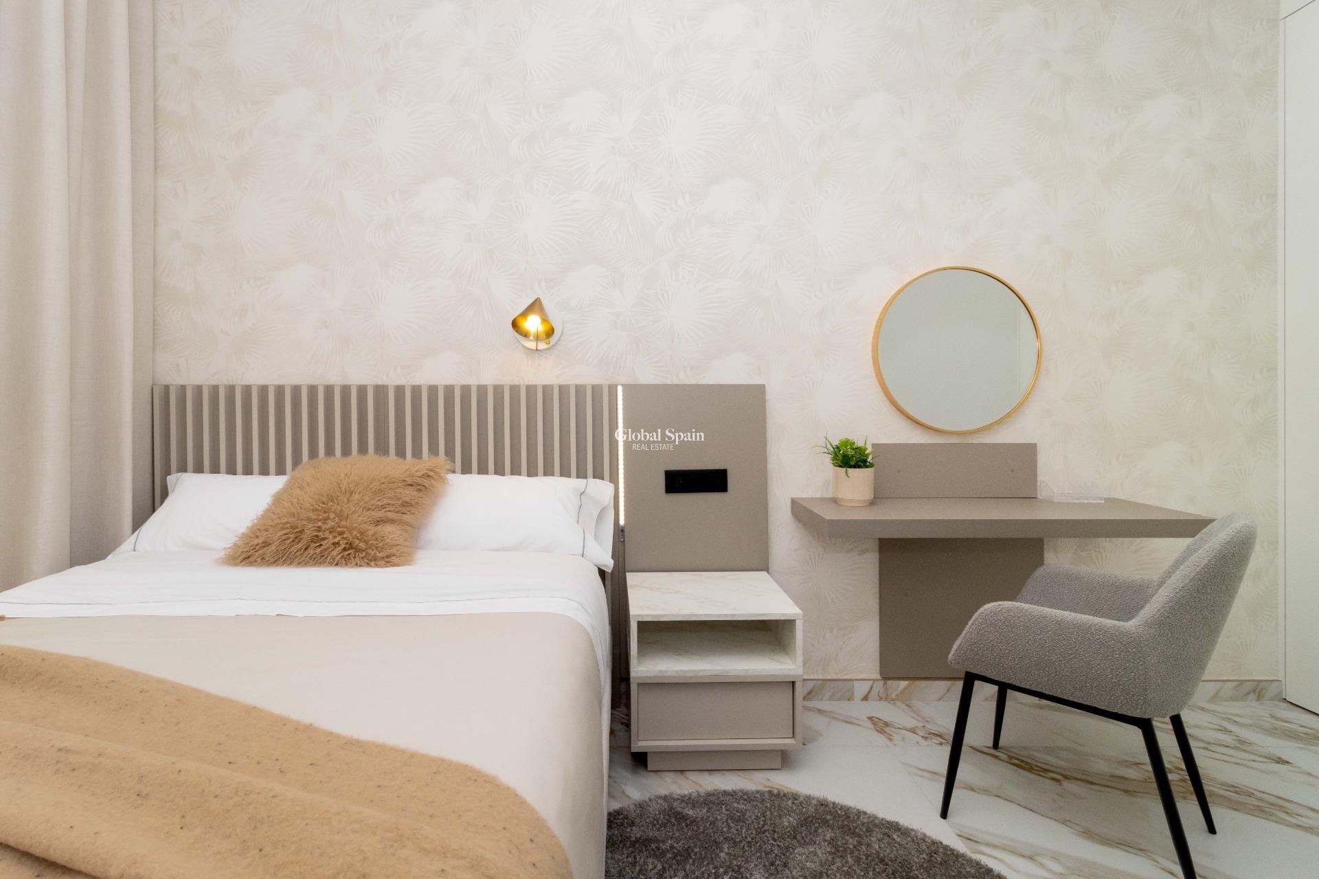 Wederverkoop - PENTHOUSE -
GUARDAMAR DEL SEGURA