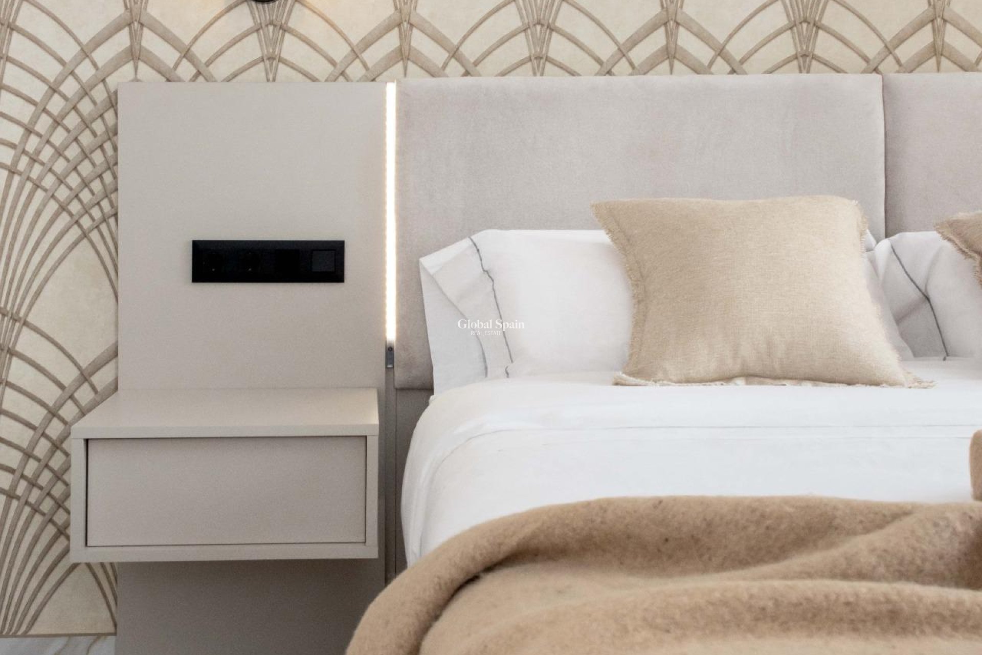 Wederverkoop - PENTHOUSE -
GUARDAMAR DEL SEGURA