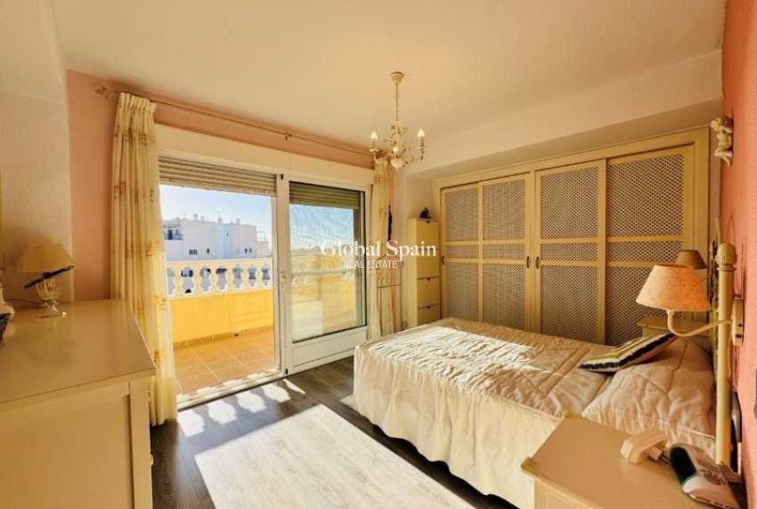 Wederverkoop - PENTHOUSE -
LA MATA - Costa Blanca