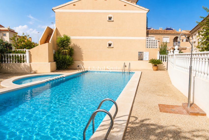 Wederverkoop - PENTHOUSE -
LA ZENIA - Costa Blanca