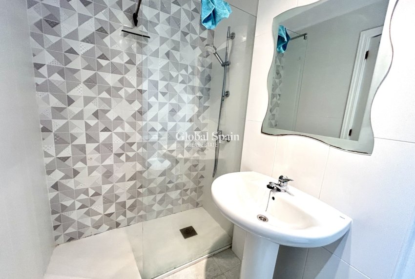 Wederverkoop - PENTHOUSE -
LA ZENIA - Costa Blanca