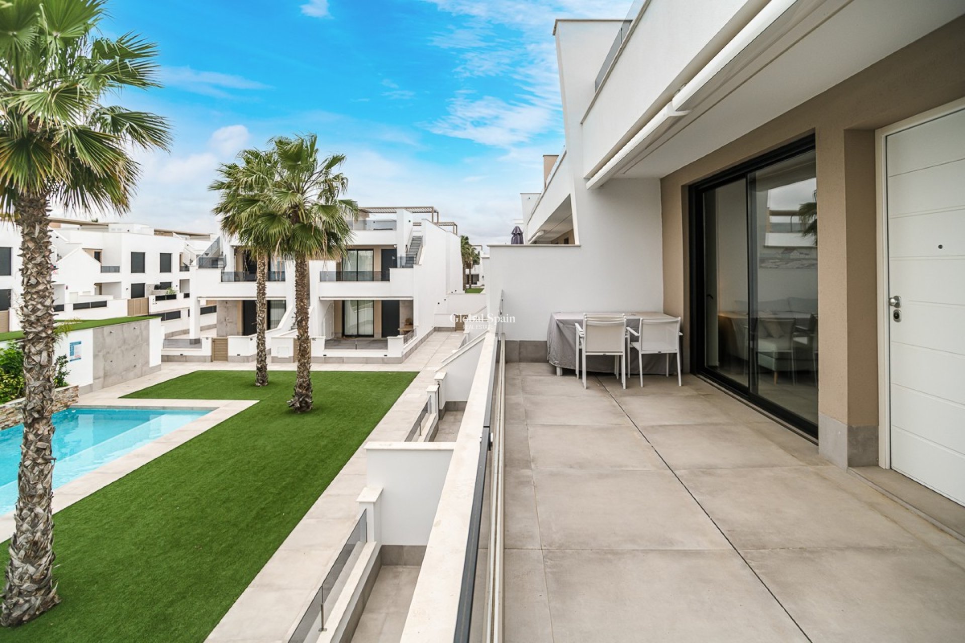 Wederverkoop - PENTHOUSE -
LO PAGÁN