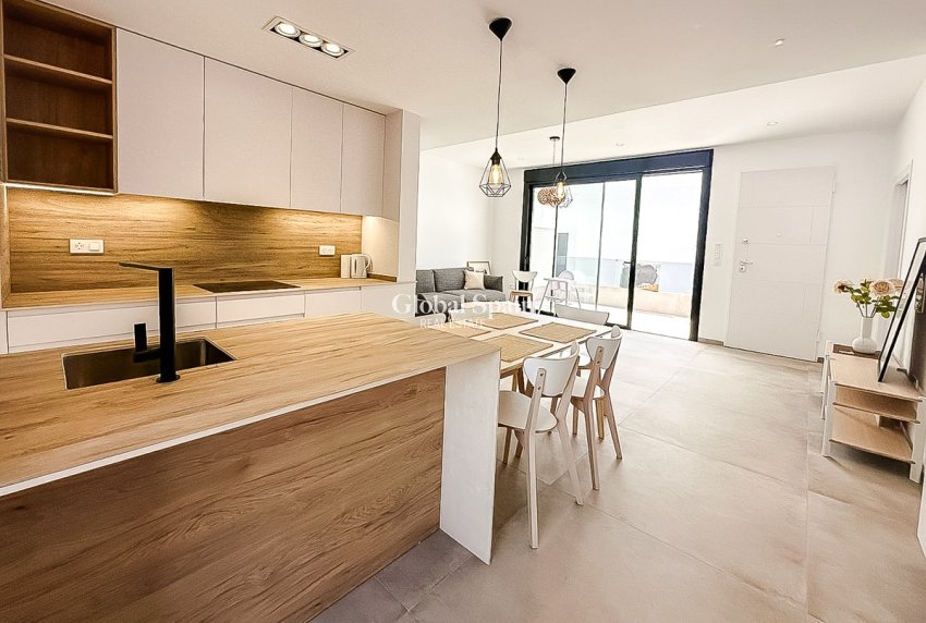 Wederverkoop - PENTHOUSE -
LO PAGÁN